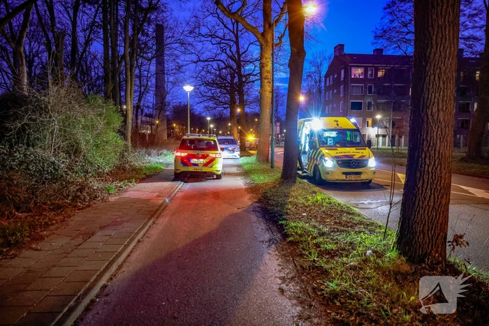 Man gewond op fietspad