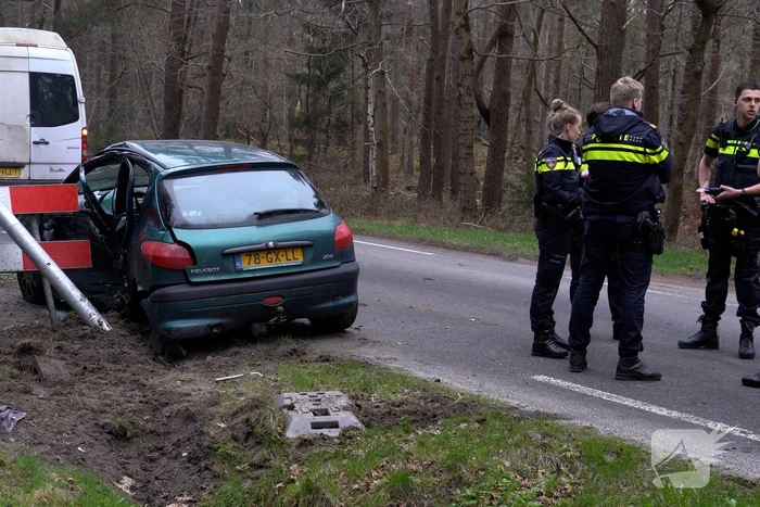 Gewonde bij botsing tussen auto en bestelbus bestuurder aangehouden