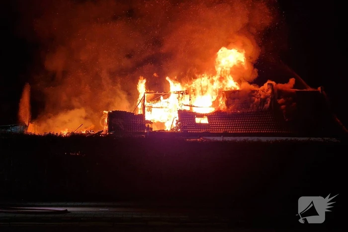 Zeer grote brand in leegstaande schuur