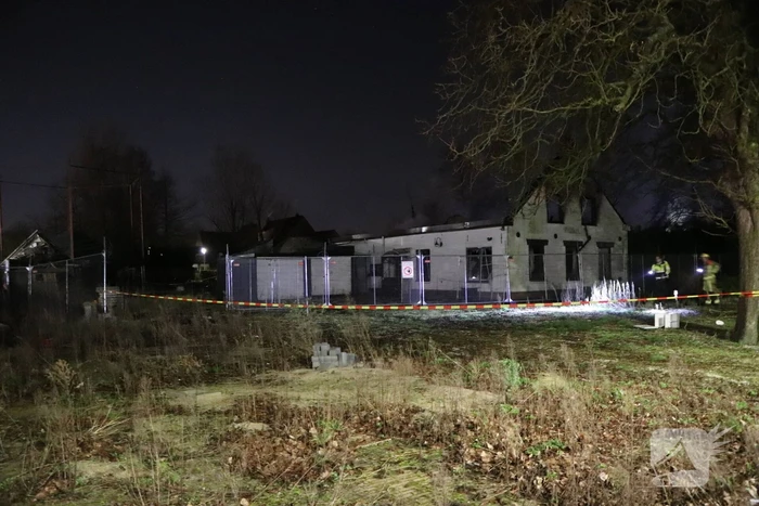 Zeer grote brand in leegstaande schuur