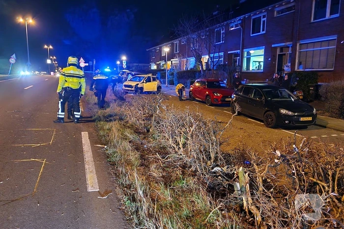 Ravage nadat automobilist over de kop slaat