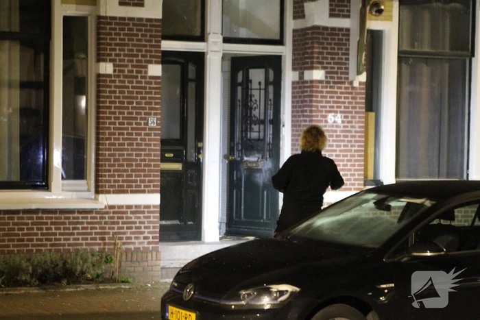 Schade na explosie bij voordeur