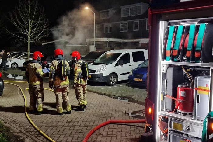 Twee auto's verwoest door brand