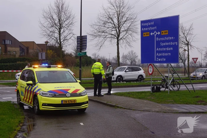 Traumahelikopter landt na ongeval met fietser