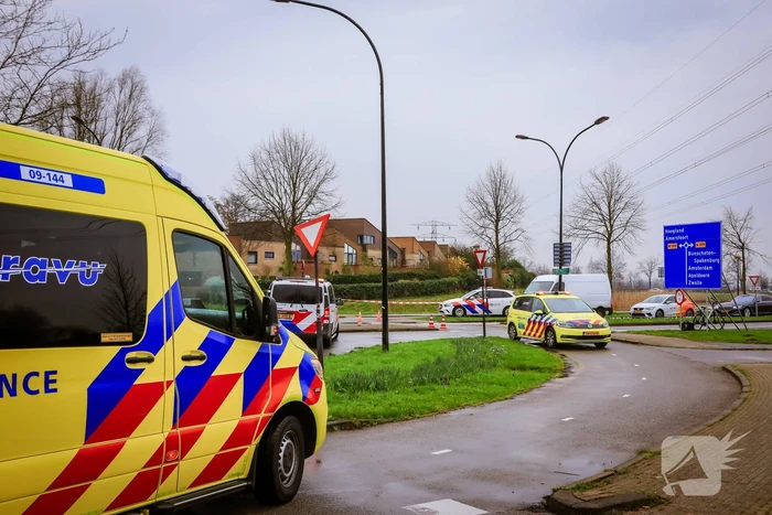Traumahelikopter landt na ongeval met fietser
