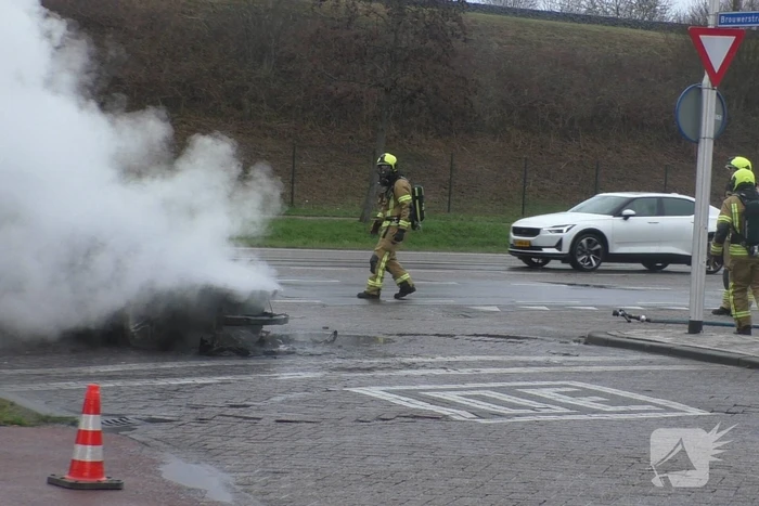 BMW gaat in vlammen op tijdens proefrit