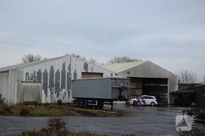 Arrestatieteam valt loods binnen