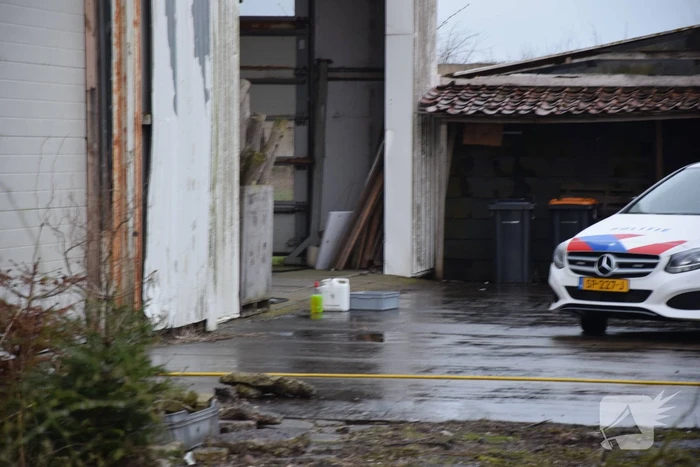 Arrestatieteam valt loods binnen