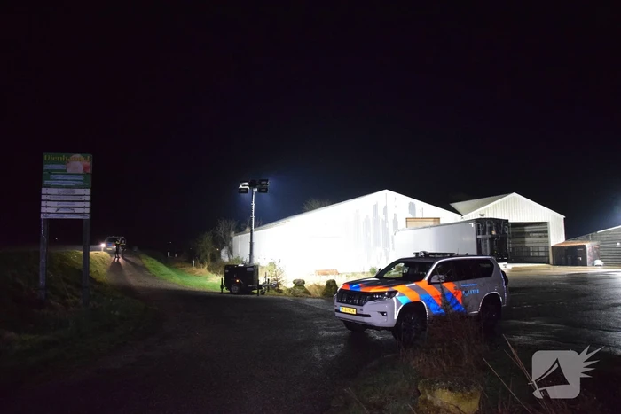 Arrestatieteam valt loods binnen