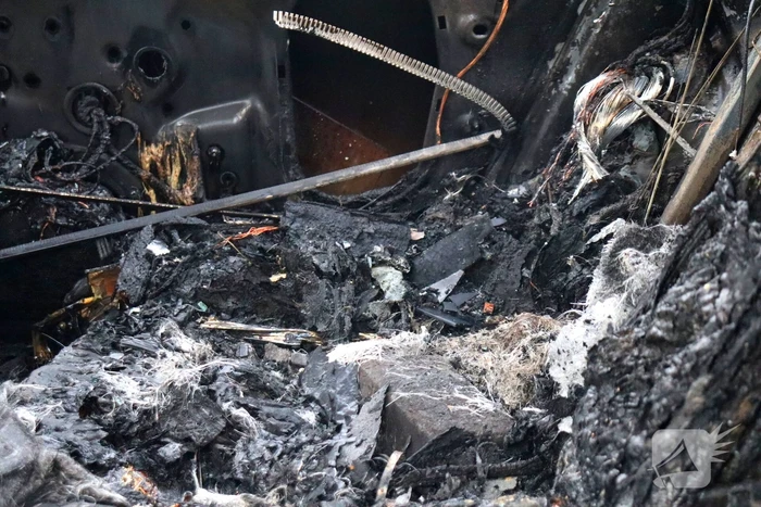 Audi compleet verwoest door brand