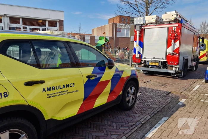 Basisschool ontruimd vanwege vreemde geur