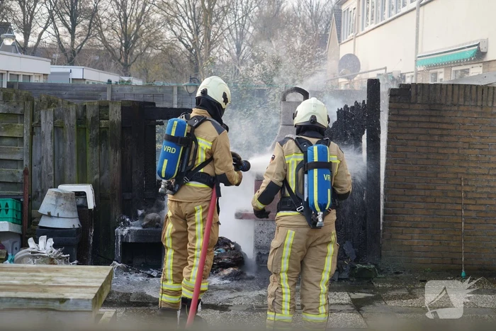 Schutting in brand buurtbewoners starten blusactie