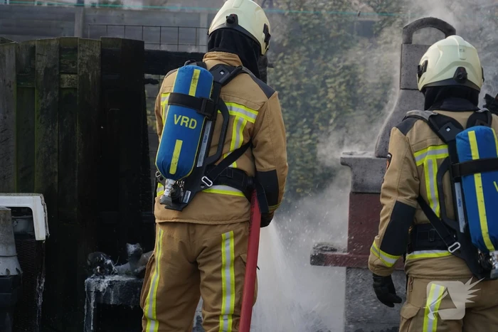 Schutting in brand buurtbewoners starten blusactie