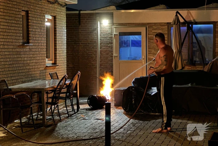 Vlam slaat in gasfles tijdens aansluiten