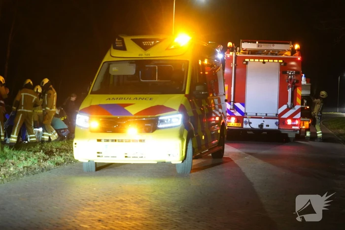 Meisje bekneld in fiets bij ongeval met andere fiets