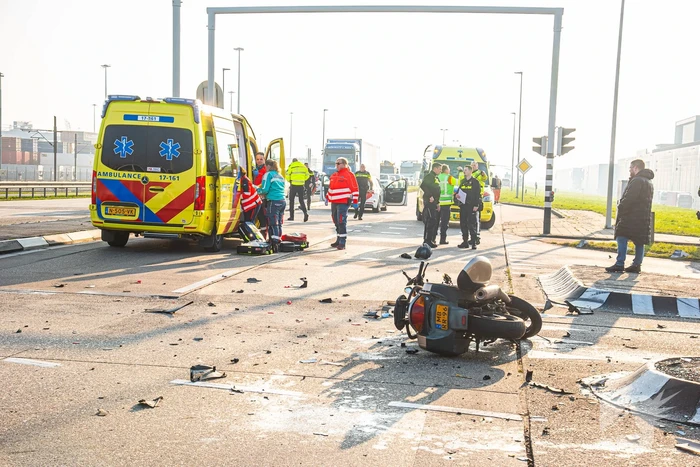 Motorrijder ernstig gewond bij aanrijding