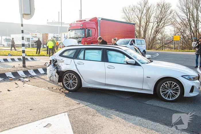 Motorrijder ernstig gewond bij aanrijding