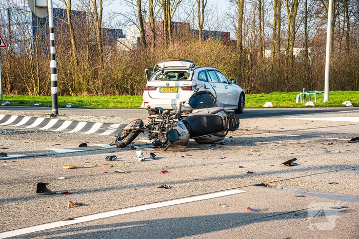 Motorrijder ernstig gewond bij aanrijding