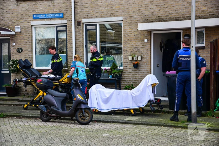 Gewonden en aanhouding bij steekpartij in woning