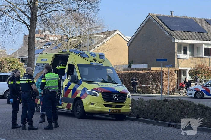 Hulpdiensten ingezet voor persoon met onbegrepen gedrag in flat