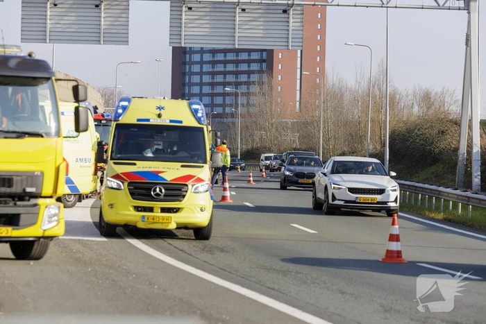 Ongeval op snelweg tussen meerdere voertuigen