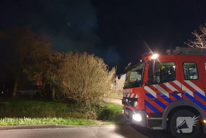 Uitslaande brand bij volkstuinencomplex