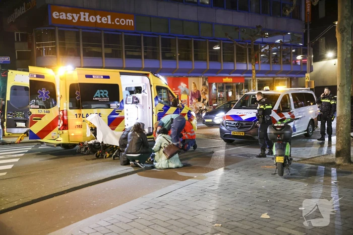 Voetganger gewond bij botsing met auto