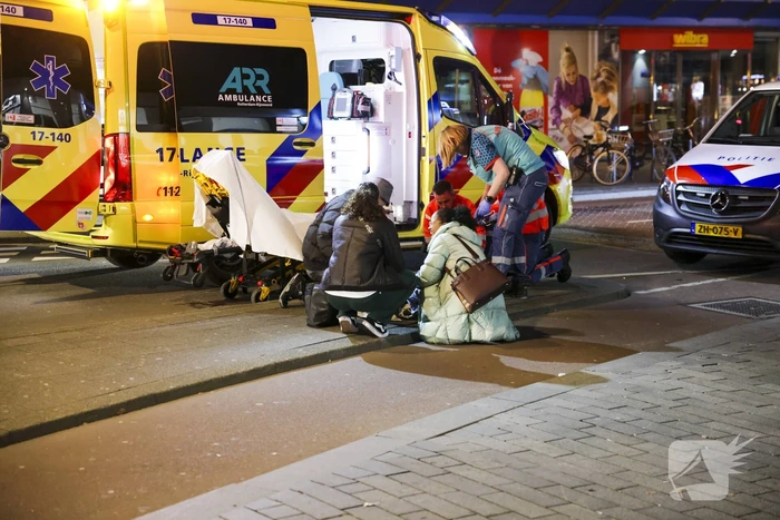 Voetganger gewond bij botsing met auto