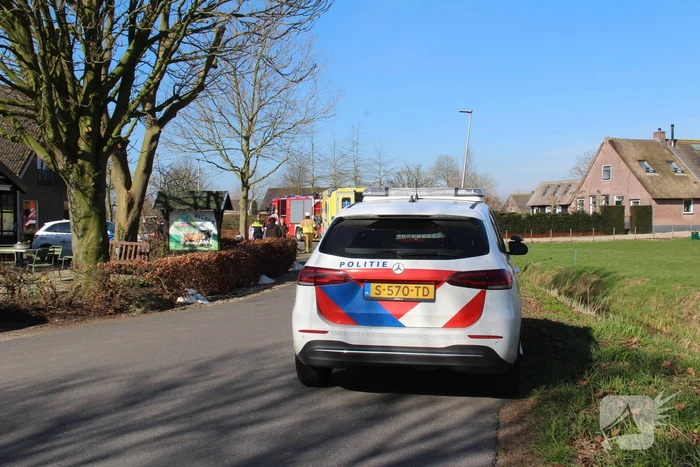 Personenauto raakt te water