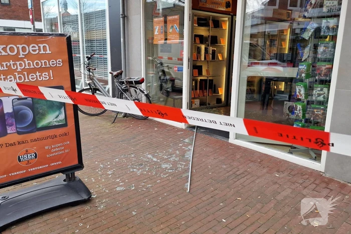 Politie lost schoten na gewapende overval