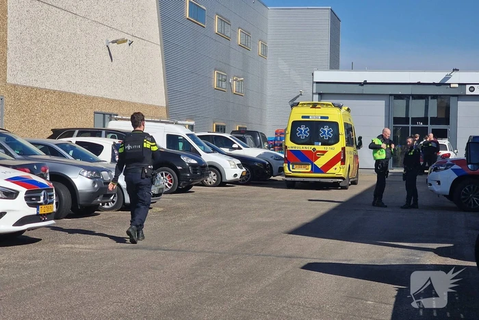 Zwaargewonde na schietpartij, dader slaat op de vlucht