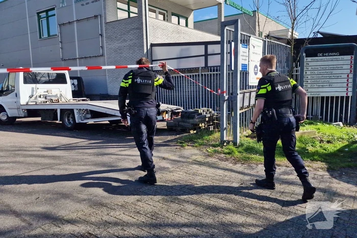 Zwaargewonde na schietpartij, dader slaat op de vlucht