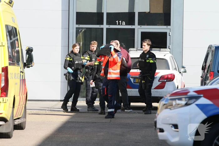 Zwaargewonde na schietpartij, dader slaat op de vlucht