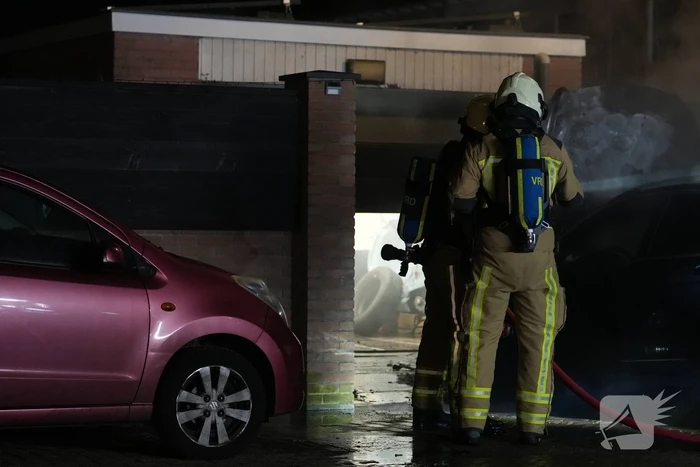 Opnieuw auto in brand