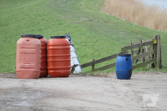 Onderzoek naar gedumpte vaten met mogelijk drugsafval