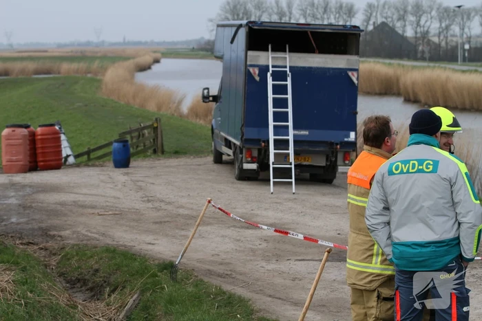 Onderzoek naar gedumpte vaten met mogelijk drugsafval
