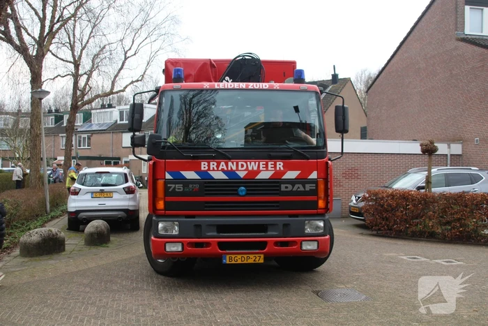 Spuitbus met industriële lijm ontploft