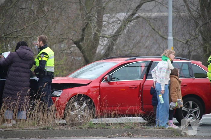 Twee voertuigen afgesleept na kop-staartaanrijding
