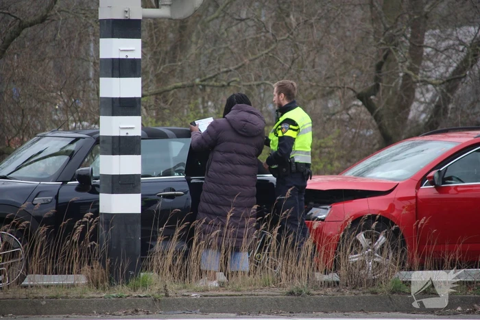 Twee voertuigen afgesleept na kop-staartaanrijding
