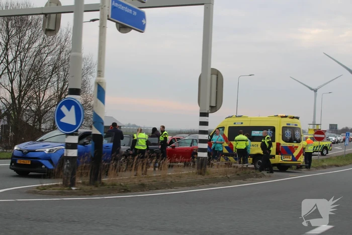 Twee voertuigen afgesleept na kop-staartaanrijding