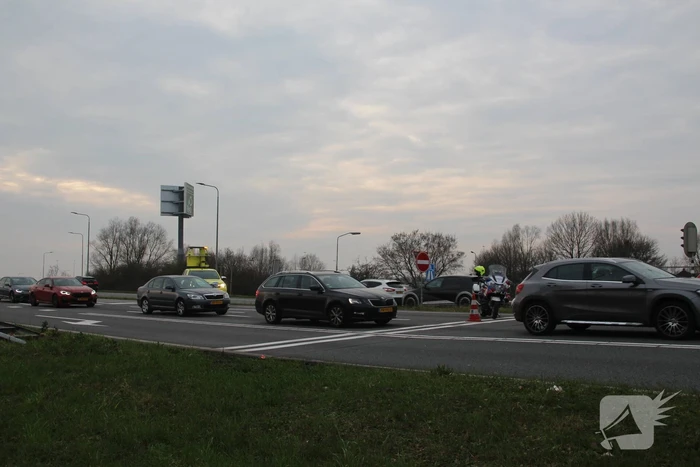 Twee voertuigen afgesleept na kop-staartaanrijding
