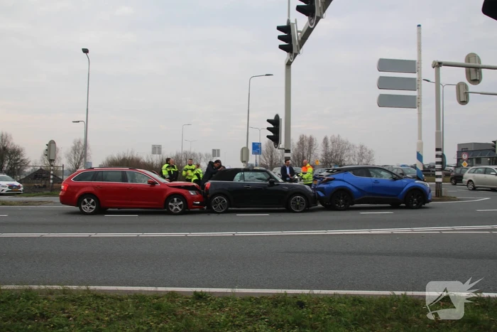 Twee voertuigen afgesleept na kop-staartaanrijding