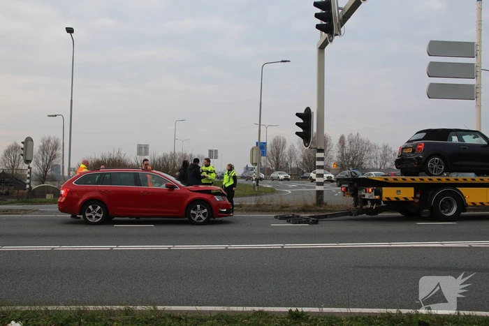 Twee voertuigen afgesleept na kop-staartaanrijding