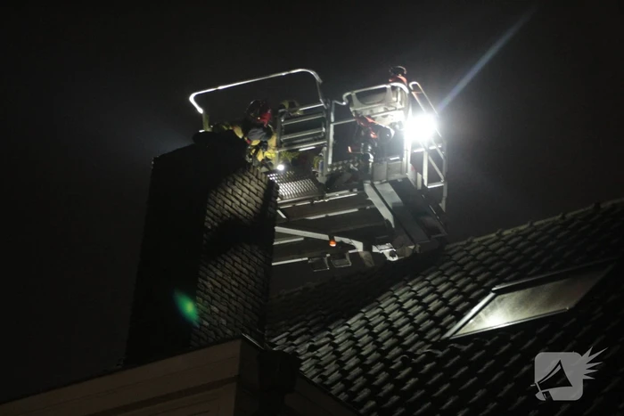 Schoorsteenbrand snel onder controle