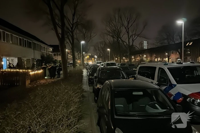Veel politieinzet rondom woning