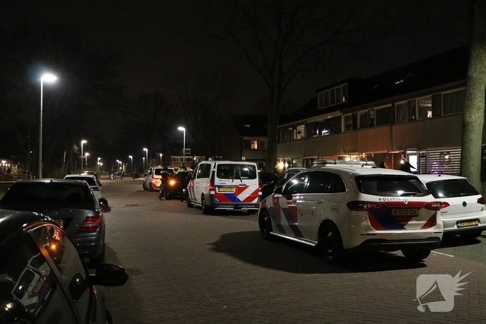 Veel politieinzet rondom woning