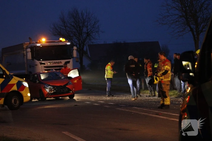 Meerdere voertuigen beschadigd bij botsing