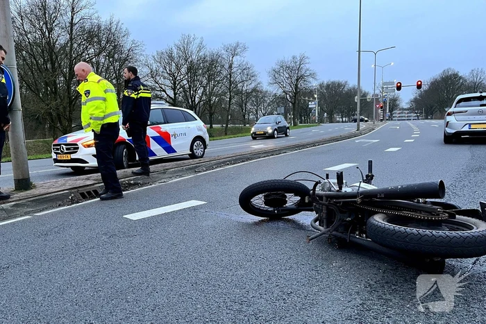 Motorrijder gewond bij botsing met auto