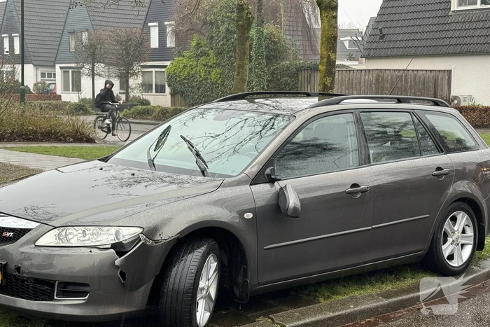 Fietsster gewond bij botsing met auto