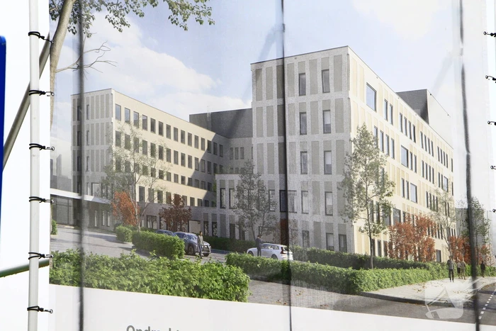 Weg afgesloten vanwege opbouw torenkraan voor nieuwbouw ziekenhuis